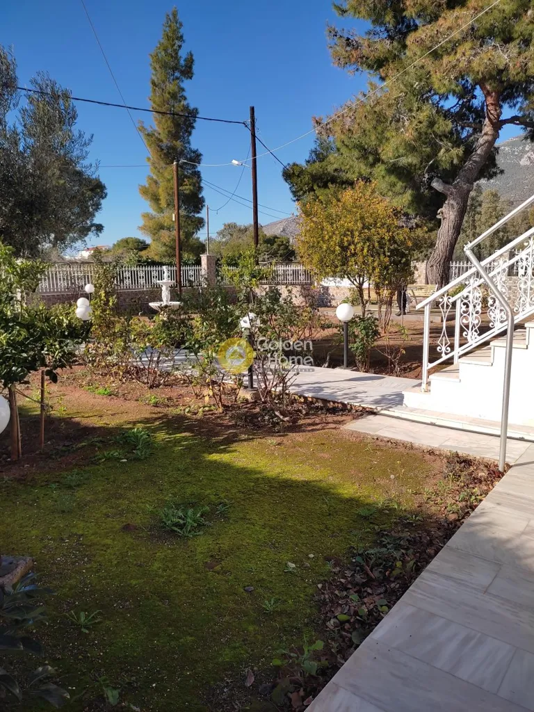 Jardin - Neoclassical Villa with Sea View in Loutraki
