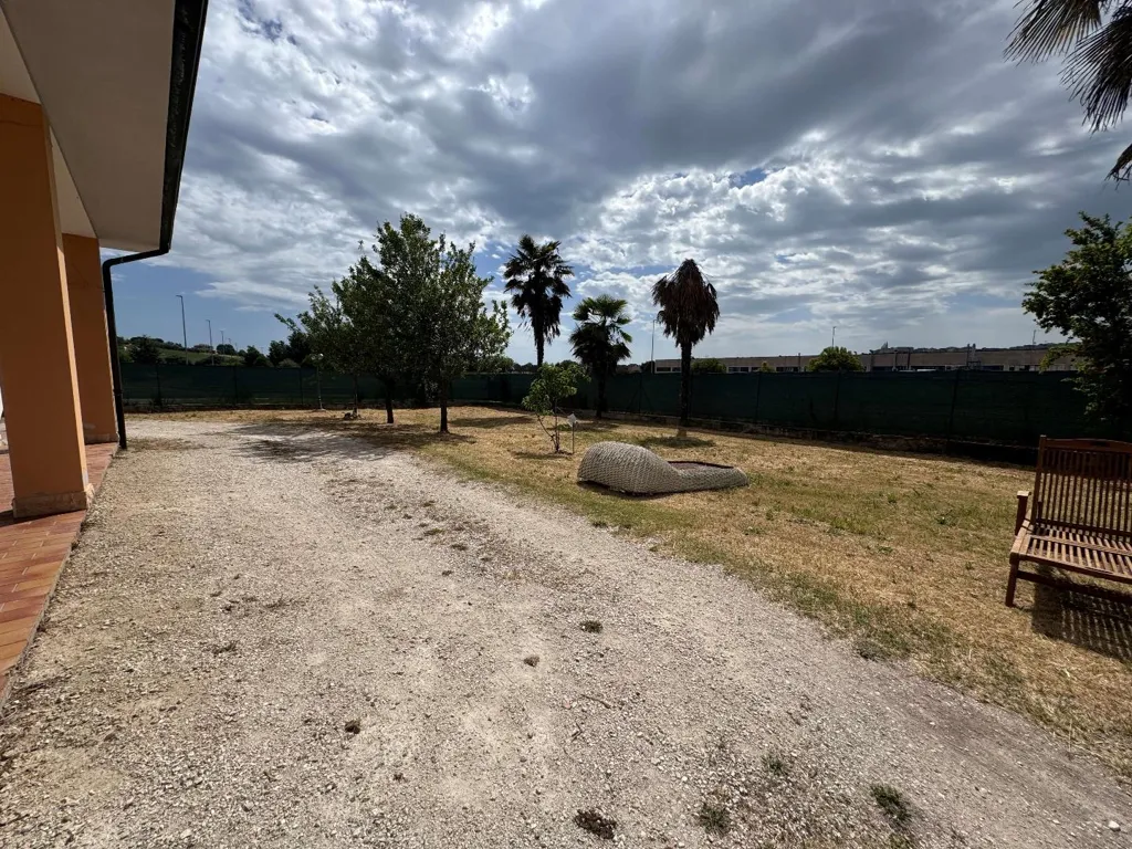 Exterior - Independent House with Garden in Castelfidardo