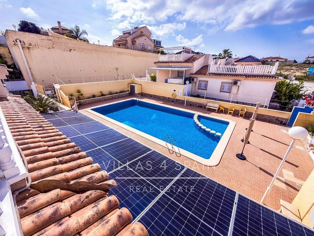 Bassein - Three-Bedroom House with Pool in Ciudad Quesada
