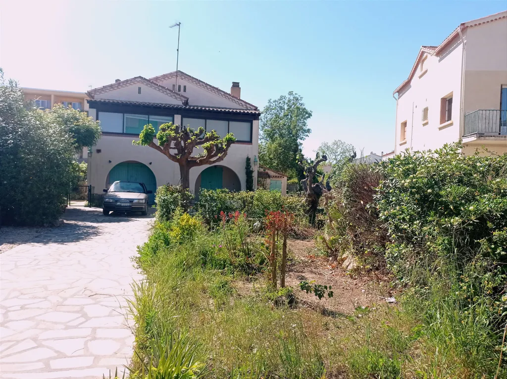 Extérieur - Haut de Villa à Rénover au Centre-ville du Pradet