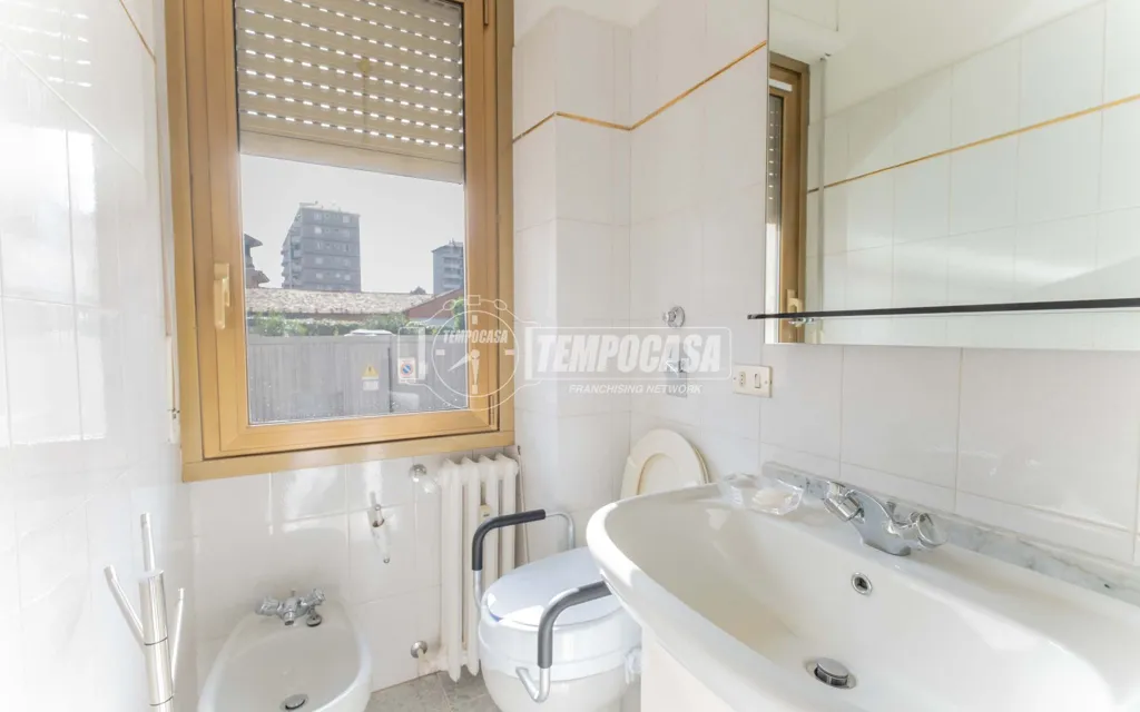 Salles de bain - Bilocale with Potential in Bruzzano, Milan