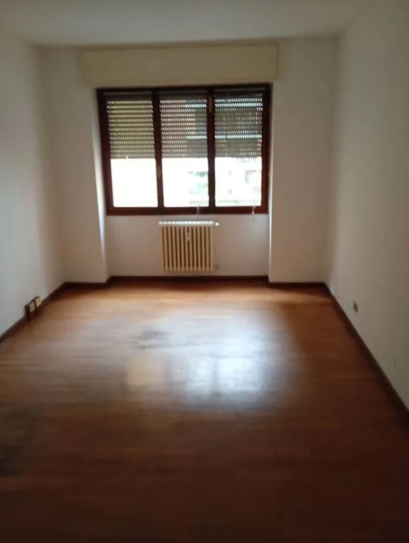 Pièces - Luxury Flat to Restructure near Piazza Emilia, Milan
