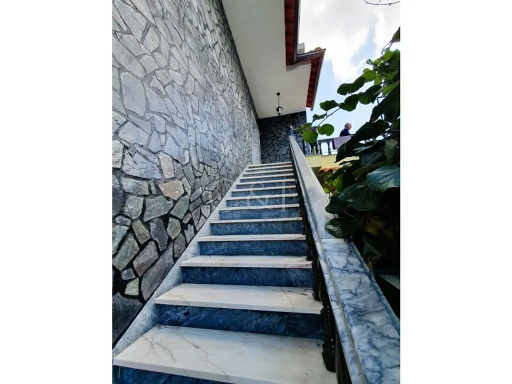 Toad - Luxury House with Garden in Seixal