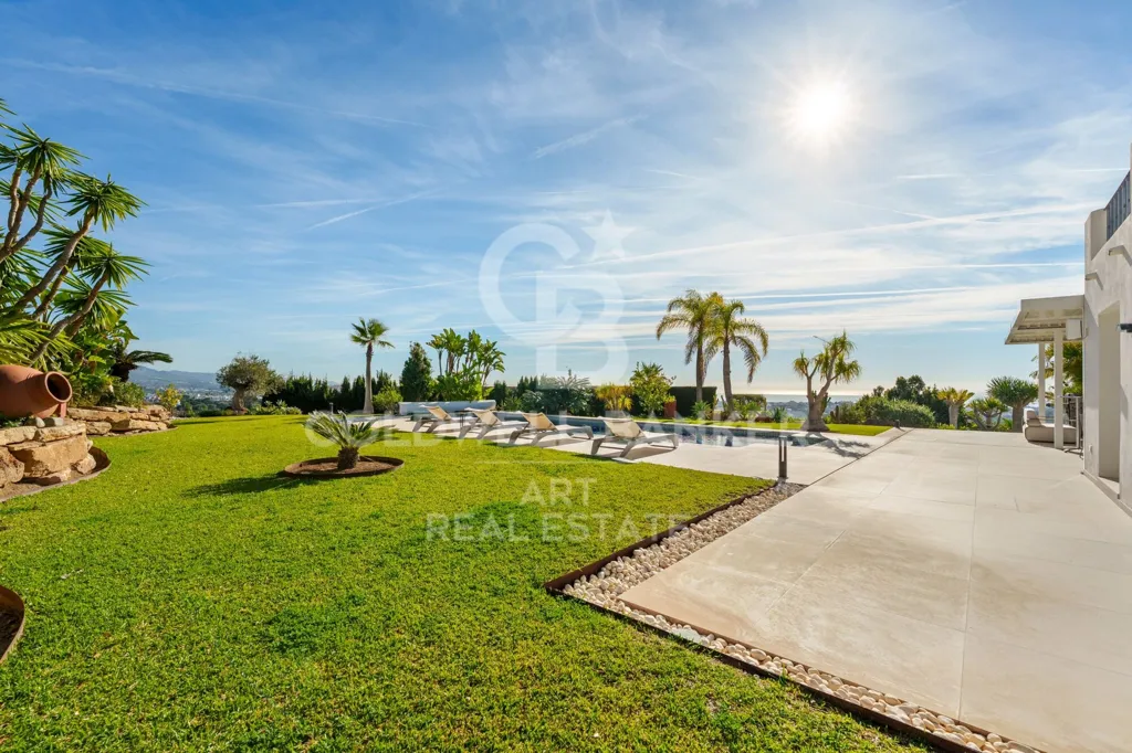 Aed - Contemporary Mediterranean Villa with Panoramic Views in Benahavís
