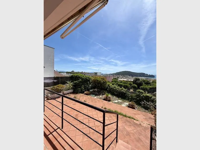 Balcony - 3-Bedroom Apartment with Terrace in Gaeta