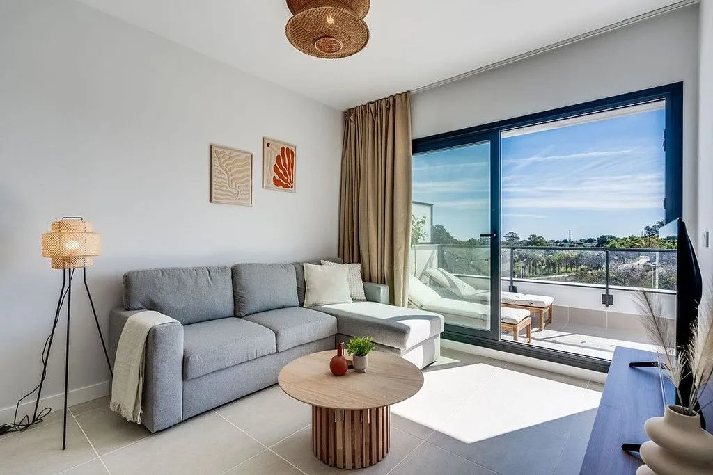 Elutuba - Penthouse with Pool in Estepona Centre