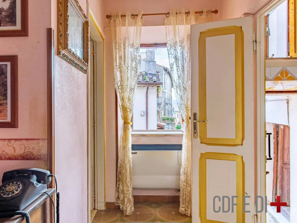 Entrée - Characterful Apartment with Balcony in Monte Santa Maria