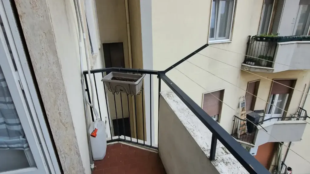 Balcony - Furnished Flat with Balcony in Milan