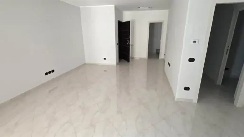 Pièces - Apartment with Terrace in San Cataldo