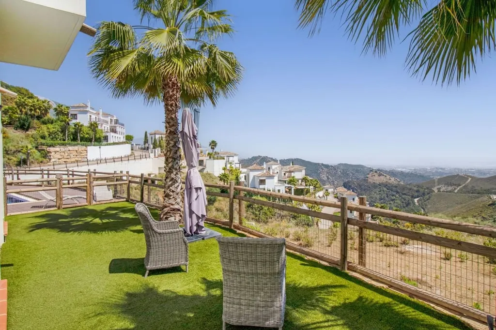 Terrass - Andalucian Villa with Pool in Benahavís