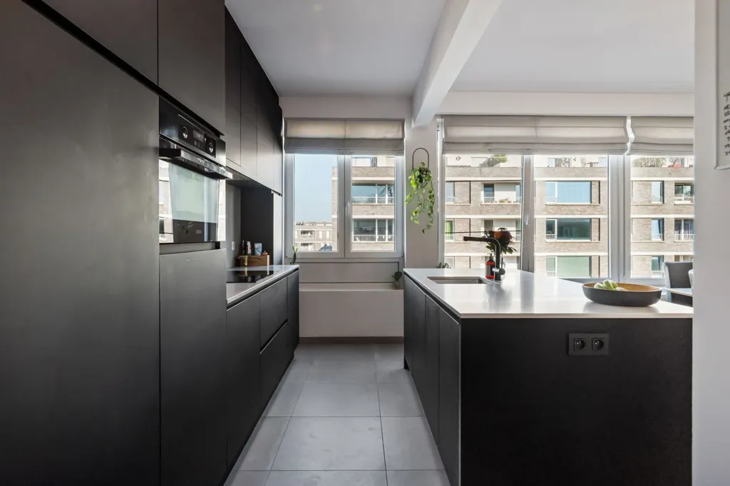 Cucina - Renovated Apartment with West Terrace in Berchem