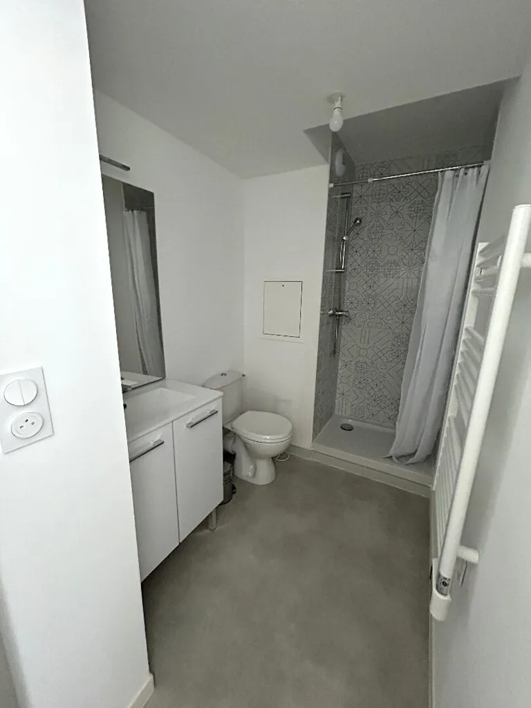 Bagni - Student Studio Flat near Universities in Troyes