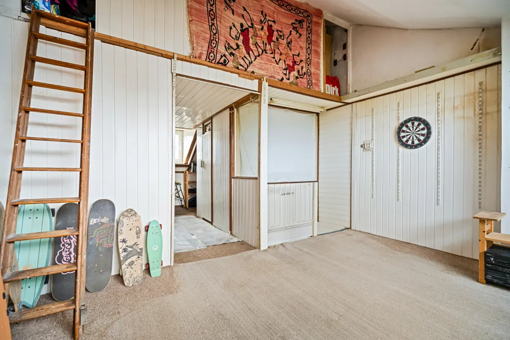 Bedrooms - Characterful Detached House with Garden in Leiden