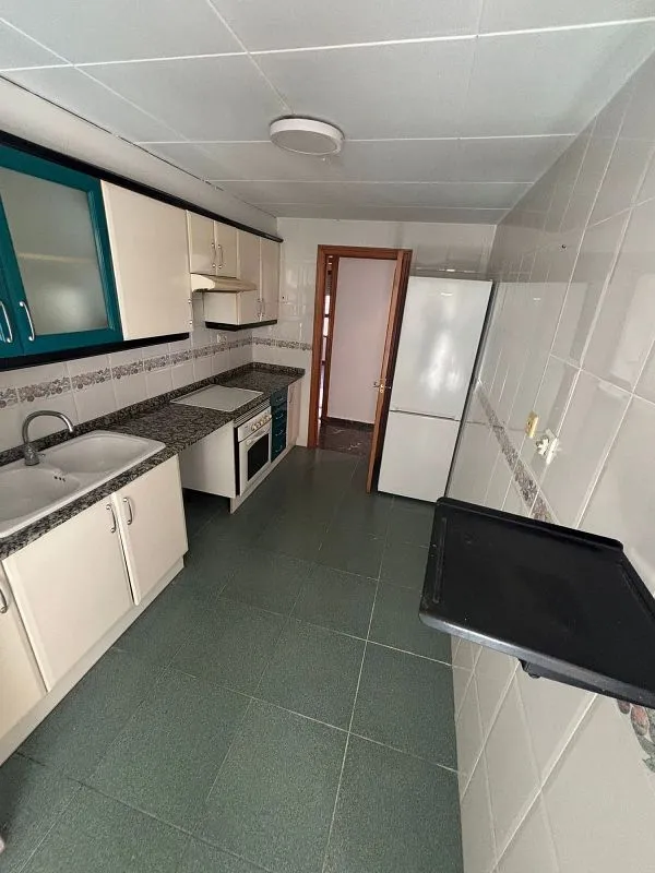 Cuisine - Apartment with Balcony and Lift in Safranar