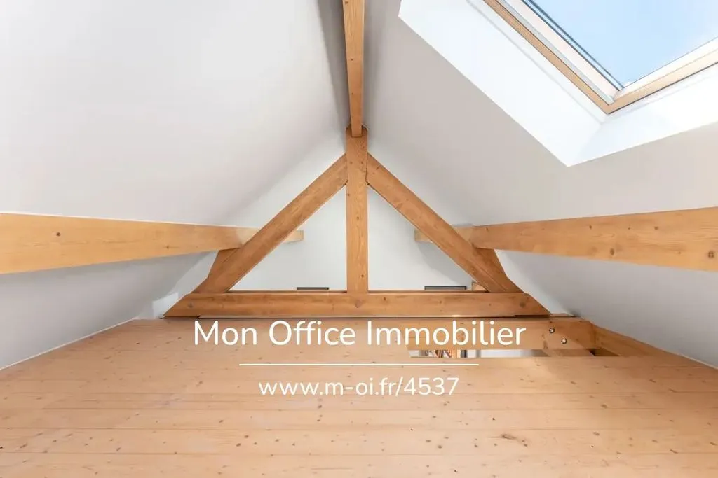 Pièces - Maison Luxueuse avec Vue Montagne à Crots
