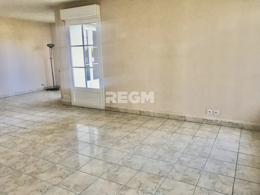 Séjour - Appartement avec Balcons en Centre-Ville à Saint-Fargeau-Ponthierry