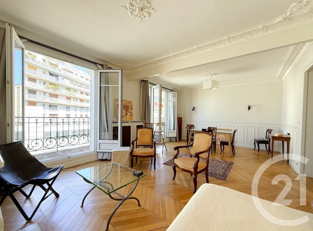 Séjour - Appartement Haussmannien avec Balcon à Paris 16ème
