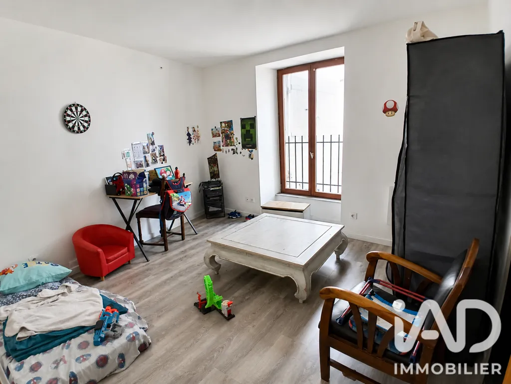 Magamistoad - Charming 3-Bedroom Apartment in Thiviers Centre