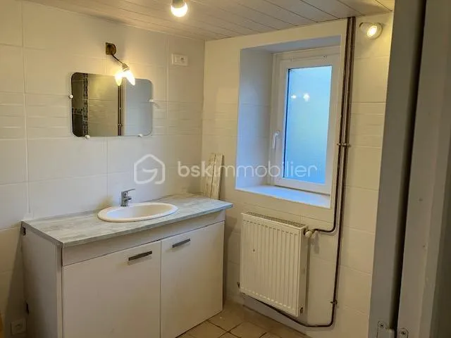 Salles de bain - Maison à Rénover dans Village Calme à Leuze