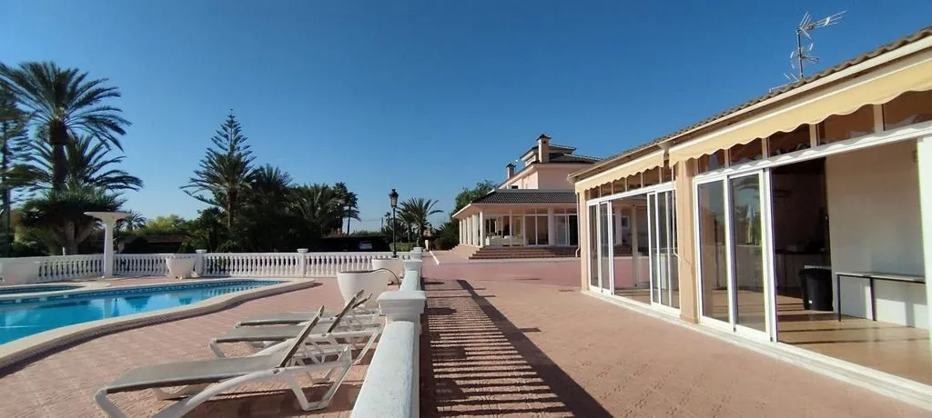 Bassein - Luxury Villa with Pool in Elche