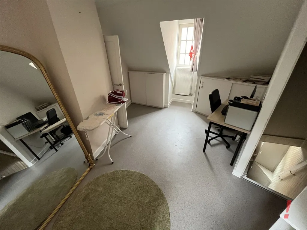 Pièces - Maison de 2 Chambres au Centre de Bruges