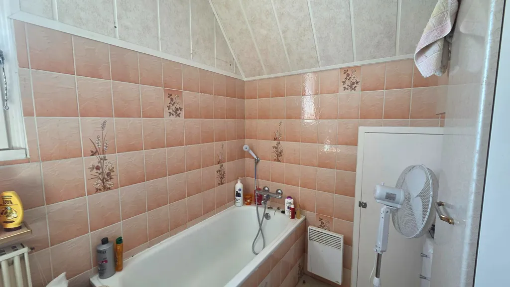 Bathrooms - 5-Piece House with Garden near Bégard Centre