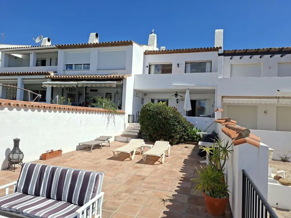 Terrasse - Townhouse with Pool in La Duquesa, Manilva