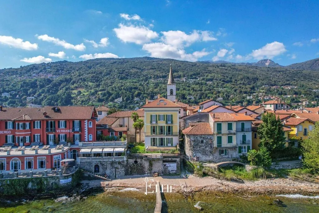 Luxury Villa with Lake View in Stresa
