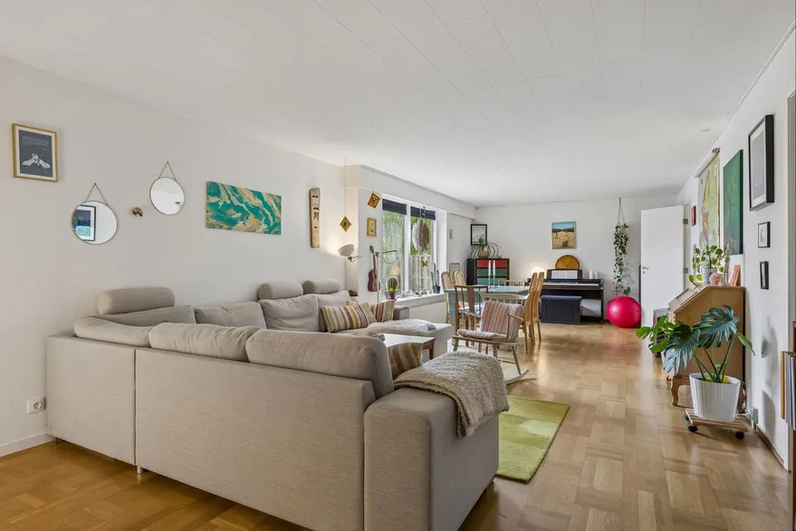 Soggiorno - Mixed-Use Property with Garden in Havdrup