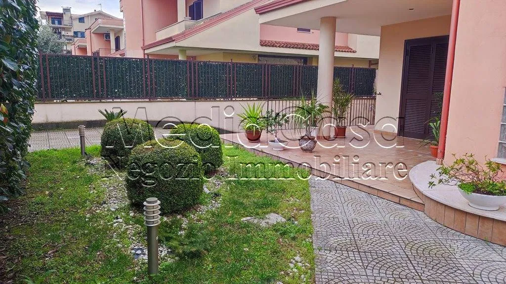 Jardin - Elegant Villa with Private Garden in Teverola