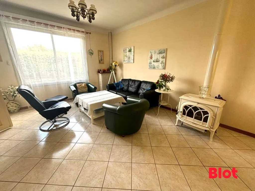 Séjour - Villa avec Jardin et Garage à Chartres-de-Bretagne
