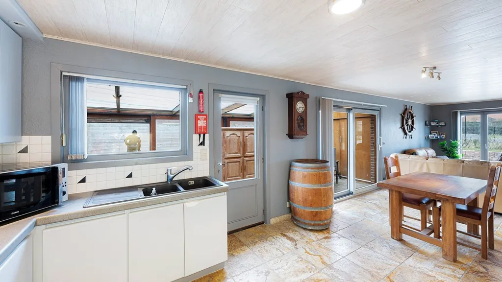 Kitchen - Bungalow-Villa with Pool in Lissewege