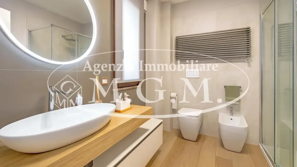 Salles de bain - Modernised Apartment with Mansard in Lavaiano