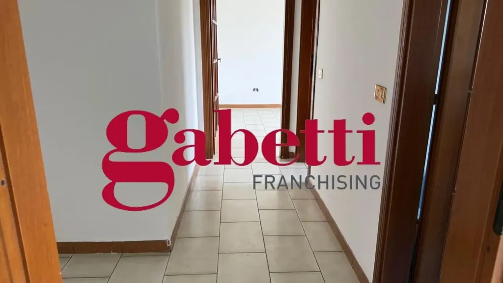 Entrée - Apartment with Triple Balcony in San Nicola La Strada