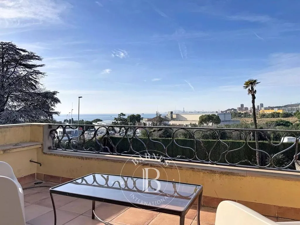 Terrass - Luxury Villa with Pool in El Masnou