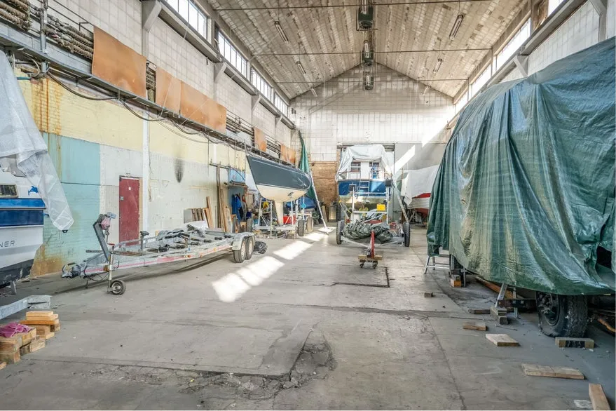 Buanderie - Warehouse with High Ceiling in Næstved