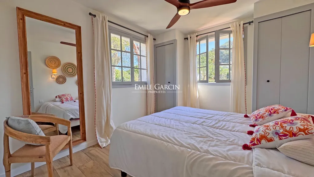 Chambres - Maison Rénovée avec Piscine près des Plages du Cap d'Antibes