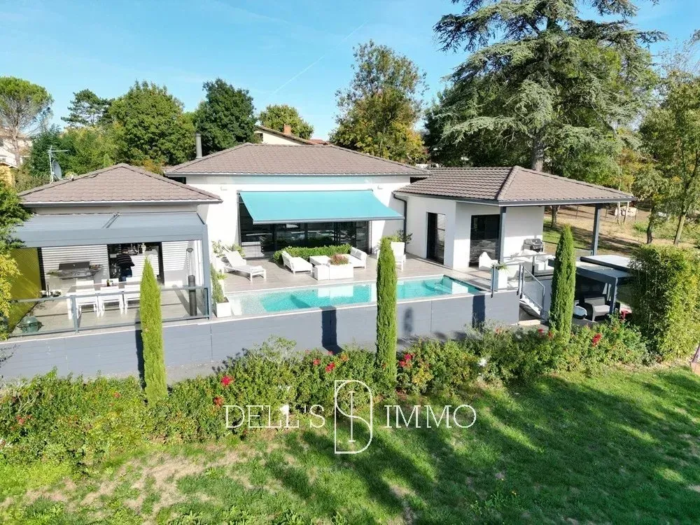 Õhuvaade - Architectural Villa with Pool in Saint Bernard