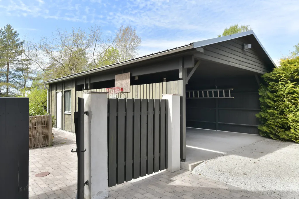 Välivaade - Charming Villa with Garden in Västerhejde
