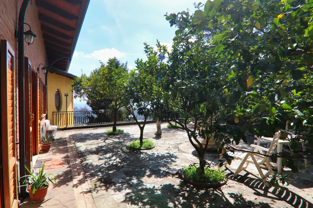 Terrass - Hilltop Villa with Panoramic Views in Eboli