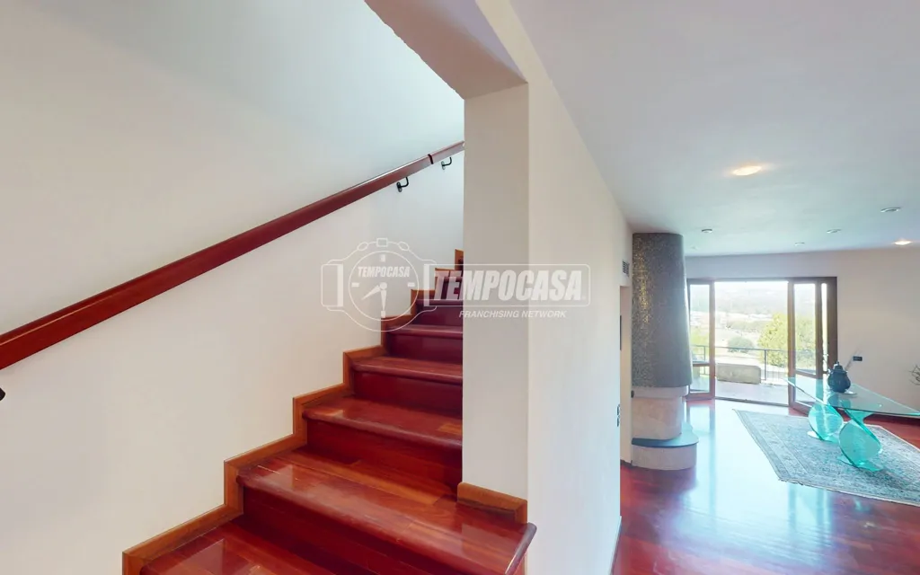 Pièces - Elegant Villa with Two Units in Camerata Picena