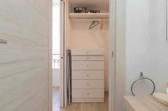 Pièces - Milan Studio Flat with Traditional Charm