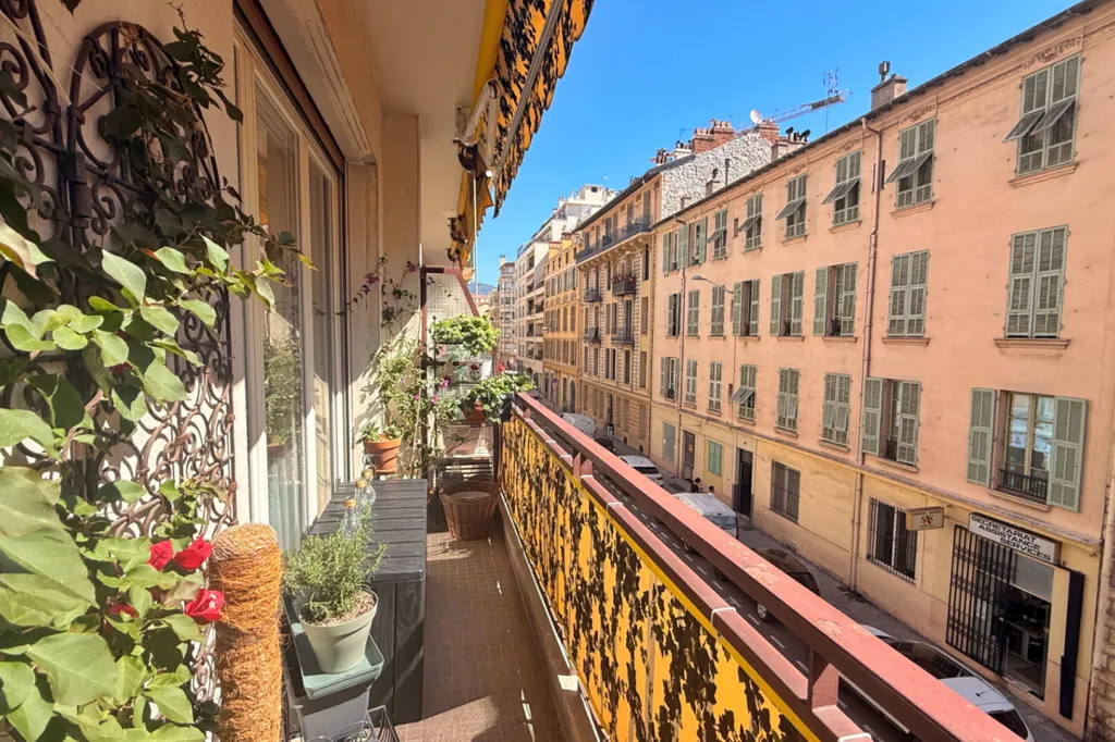 Balcon - Appartement Traversant avec Terrasse à Nice