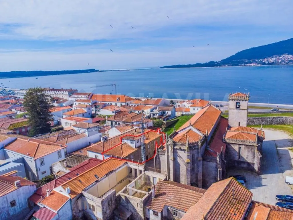 Vue aérienne - Luxury House with Historical Facades in Caminha