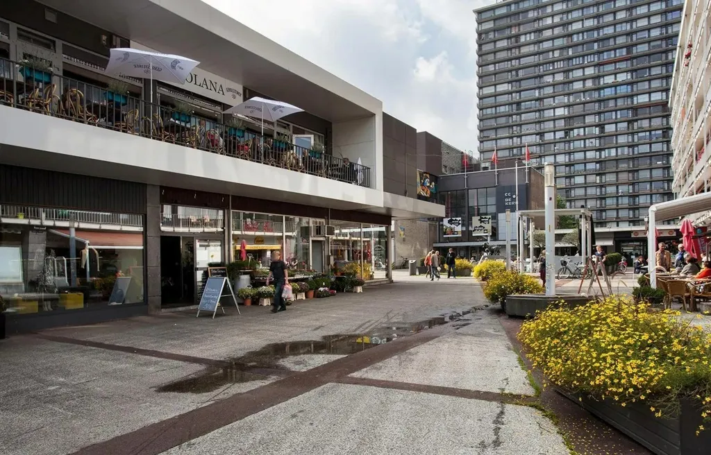 Local Commercial avec Diverses Activités à Wilrijk