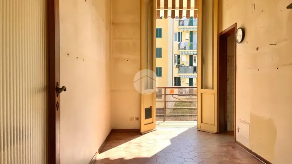Entrée - 5-Room Apartment with Balcony in Florence