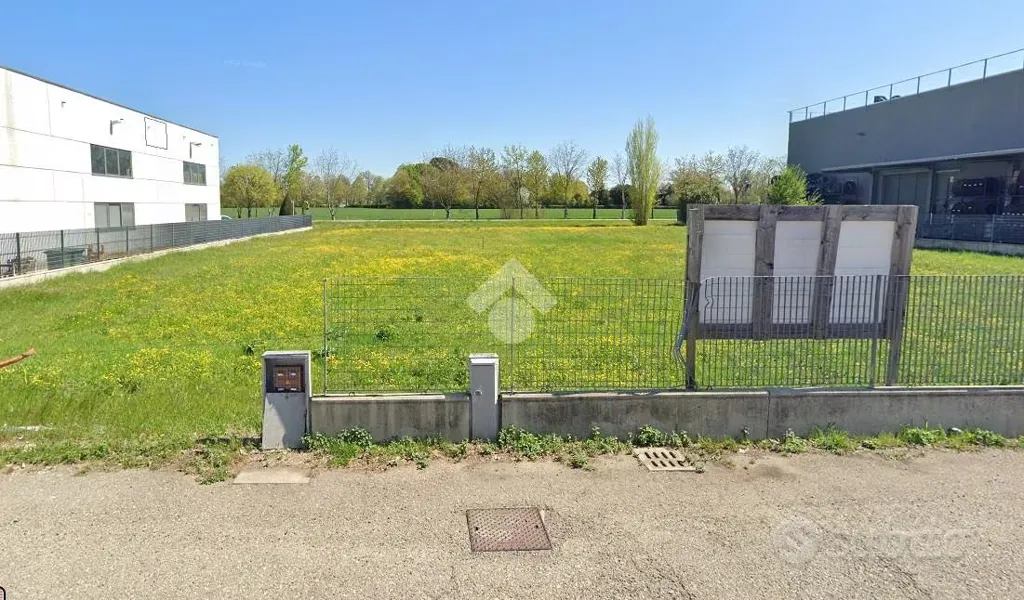 Giardino - Buildable Plot with Industrial Potential in Ozzano dell'Emilia