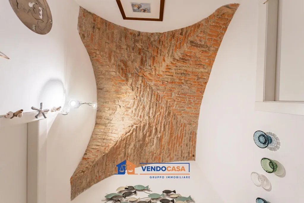 Entrée - Restored Apartment in Historic Centre, Albenga