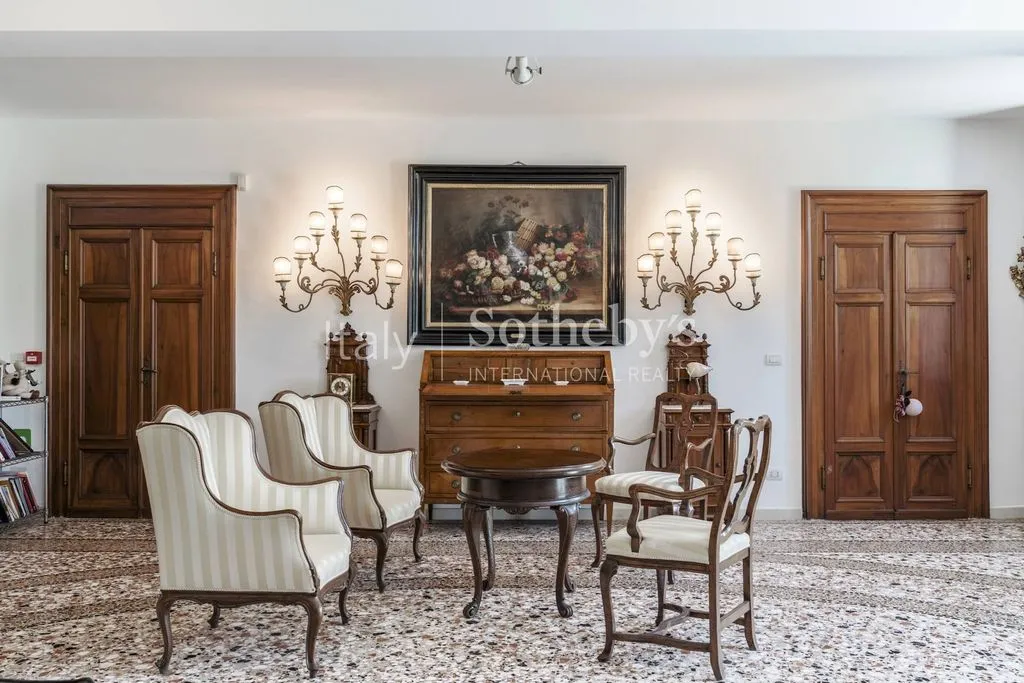 Elutuba - Neoclassical Villa with Park in Vittorio Veneto