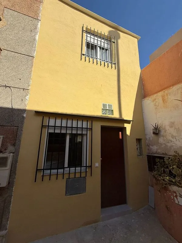 Välivaade - Reformed House with West View in Almería Centre